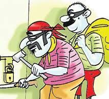 सराफा व्यवसायीकाच्या घरून २ लाखाचे दागिने उडविले