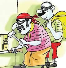 सराफा व्यवसायीकाच्या घरून २ लाखाचे दागिने उडविले