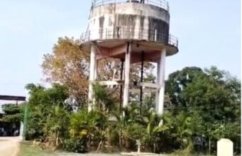 मतदान करू दिले नाही म्हणून वृद्धाची पाण्याच्या टाकीवर चढून विरुगिरी