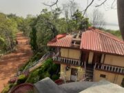 वादळाचा पर्यटन संकुलाला फटका; पर्यटकांची मात्र होत आहे निराशा