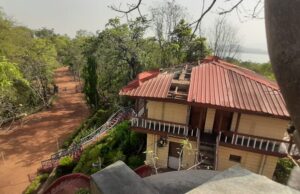 वादळाचा पर्यटन संकुलाला फटका; पर्यटकांची मात्र होत आहे निराशा