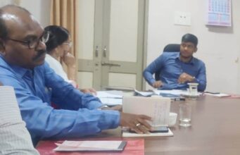 क्रीडा संकुलात सुविधा निर्माण करण्यावर भर द्यावा- जिल्हाधिकारी नायर