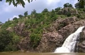 पावसाळी पर्यटनाला जाताय, सतर्कता पाळा !