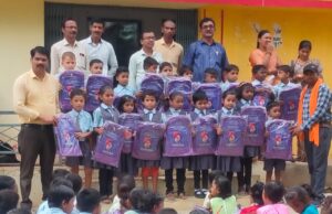 आ. रहांगडाले यांच्यातर्फे विद्यार्थ्यांना स्कूल बॅगचे वाटप