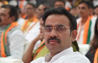 मराठा आरक्षणावर माजी मंत्री डॉ. फुके पुन्हा समोर, म्हणाले- जरांगे फक्त मोहरा, खिलाड़ी शरद पवार…