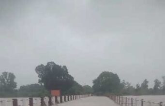 तालुक्यात पावसाचा जोर अद्यापही कायम; नाल्यात बारा वर्षीय मुलगा वाहून गेला