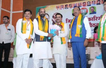 फेक नेरेटिव्ह फैलाने वालों को, आगामी चुनाव में जनता खुद दिखायेगी आईना : विधायक डॉ. फुके