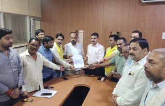 ओबीसी बहुजन कल्याण विभागाचे सहा.संचालकाचे निलबंन मागे घ्या