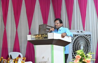 गोंदिया जिल्ह्यातील आदिवासी व नक्षलग्रस्त तालुक्यात कार्यरत कर्मचाऱ्यांना एकस्तरची एस-13 ऐवजी एस-14 वेतनश्रेणी लागू-जिल्हा परिषद अध्यक्ष लायकराम भेंडारकर यांची घोषणा :