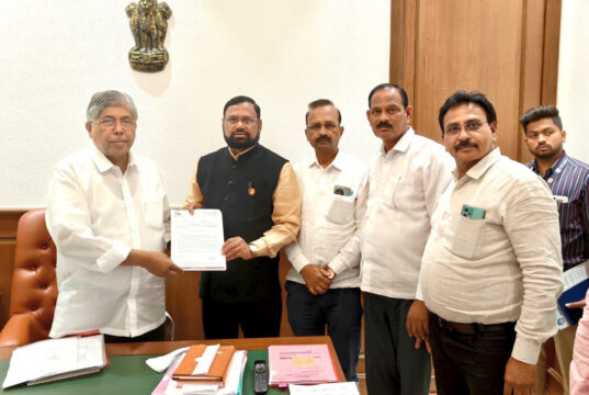 उच्च शिक्षण विभागातील प्रश्नांना घेऊन मंत्र्यांची भेट