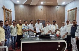 नगर पालिकेची ‘इंजिन शेड शाळा’ तातडीने सुरू करा! आलोक मोहंती यांची नगरध्यक्षांकडे मागणी