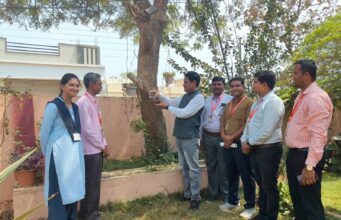 पक्ष्यांकरिता जलपात्रांची व्यवस्था