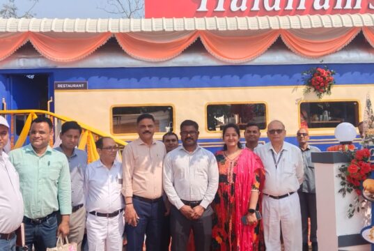 गोंदिया रेलवे स्टेशन परिसर में रेल कोच रेस्टोरेंट का शुभारंभ