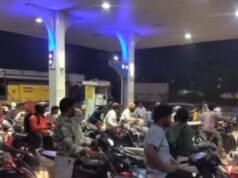 गोंदियात इंधन टंचाईच्या अफवेने वाहनधारकांची प्रचंड धावपळपेट्रोल पंपांवर लांबच लांब रांगा, जिल्हा प्रशासनाचे शांततेचे आवाहन