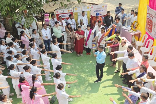 केटीएस जिल्हा रुग्णालयात पोषणयुक्त आहार संचाचे वाटप.